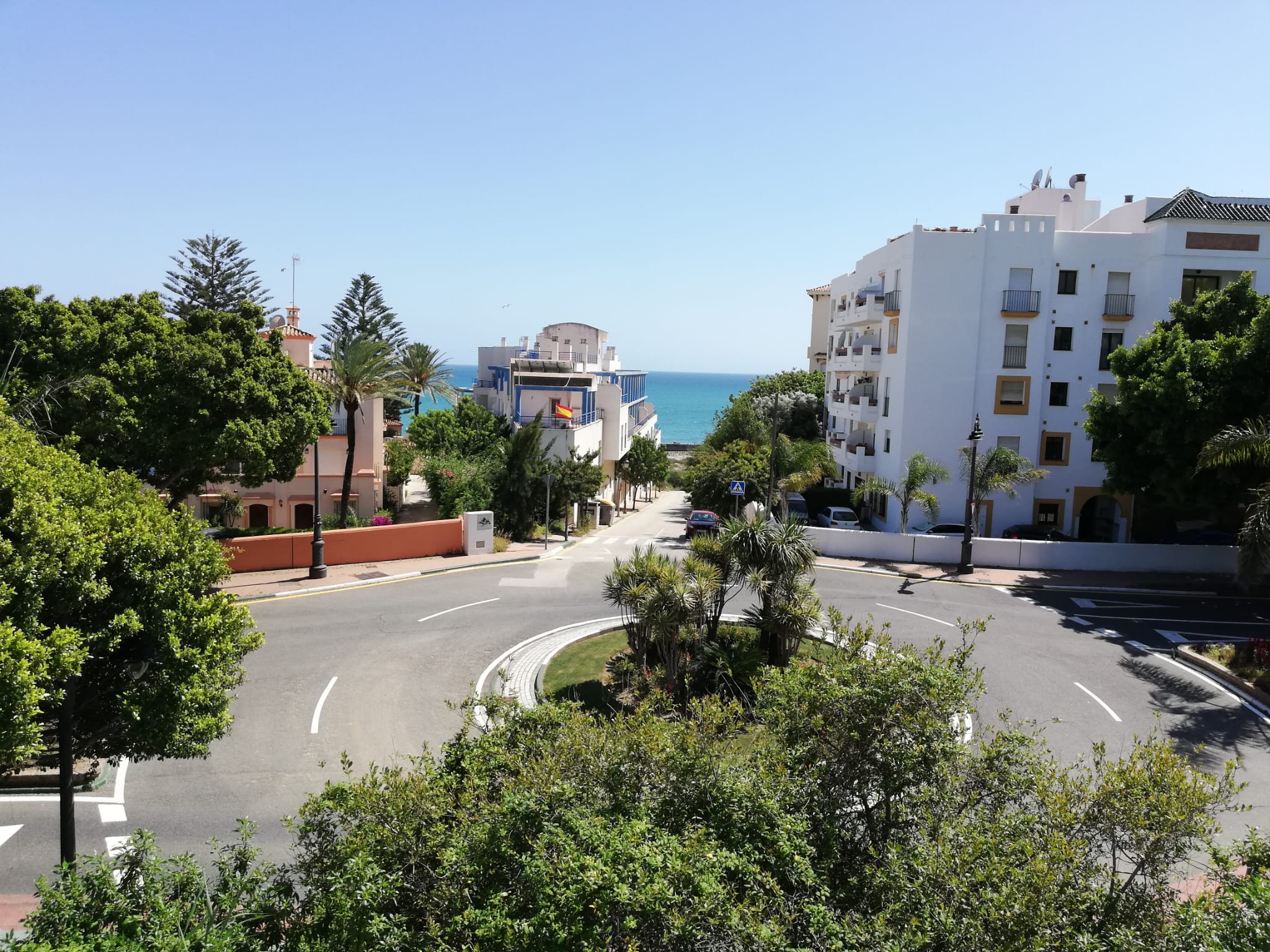 Apartamento de un dormitorio en el puerto de Estepona con vista al mar - mibgroup.es