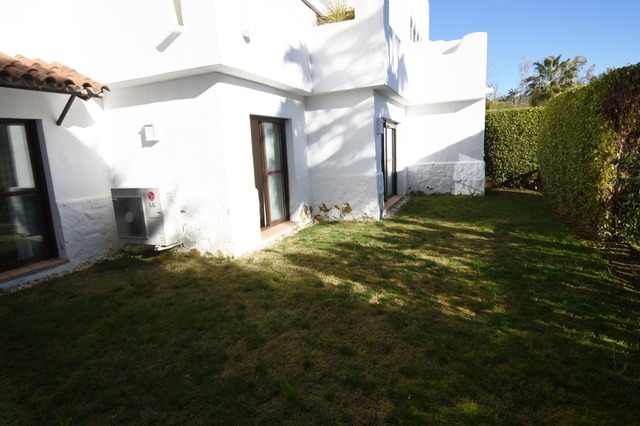 Apartamento de 2 dormitorios en alquiler Selvo Estepona - mibgroup.es