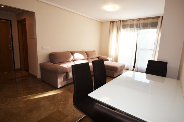 Apartamento de 2 dormitorios en alquiler Selvo Estepona - mibgroup.es