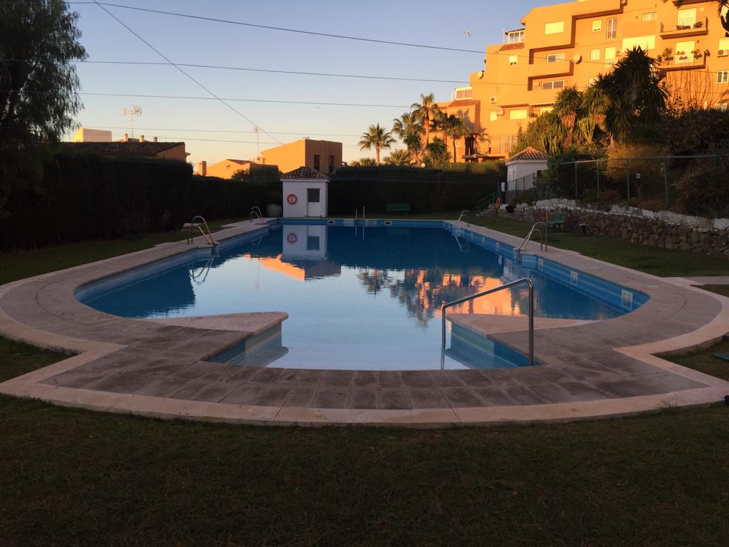 Two bedroom apartment in the port of Estepona near the beach - mibgroup.es