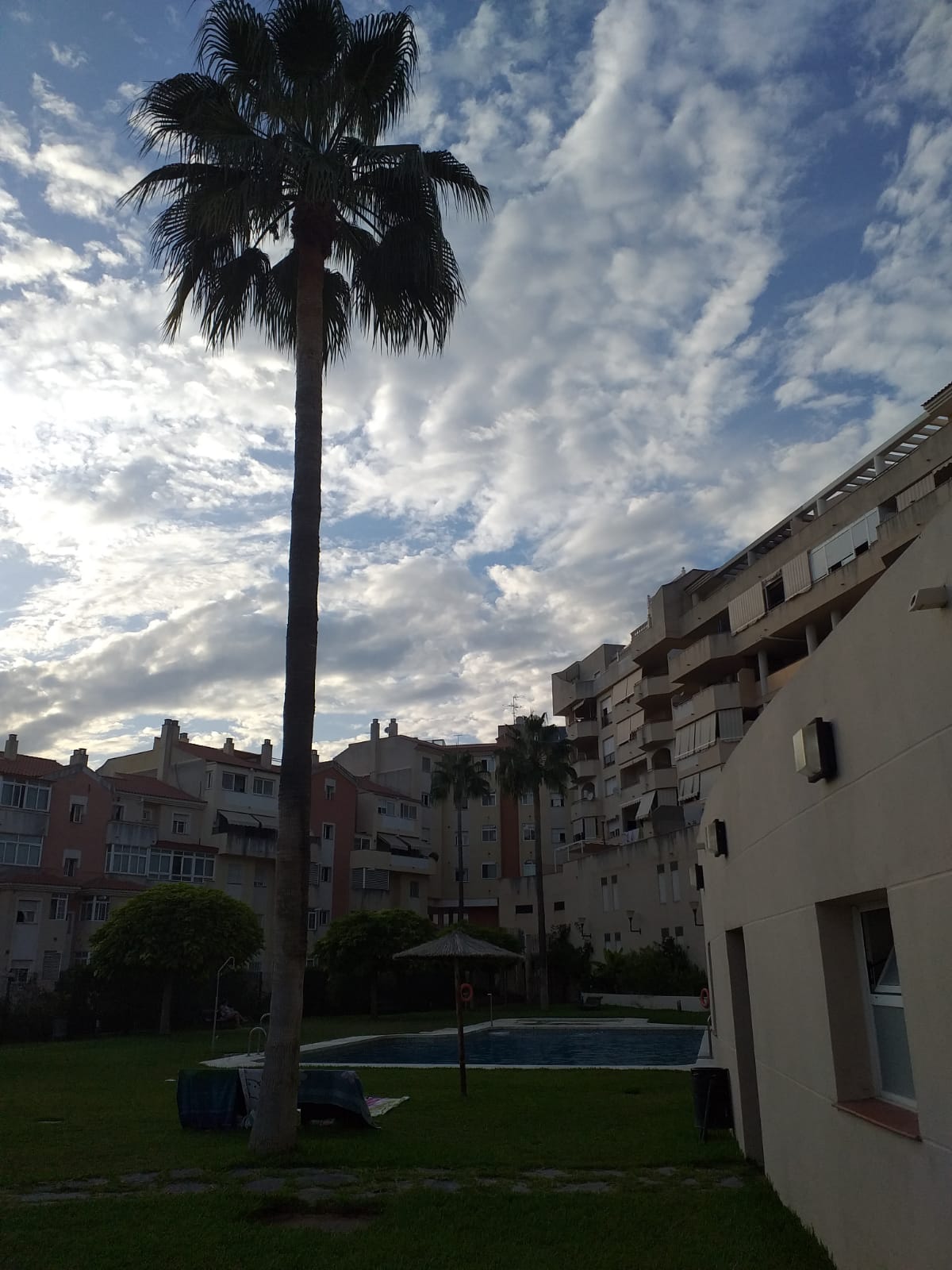 3 спальный пентхаус с видами на море в центре Эстепоны - mibgroup.es