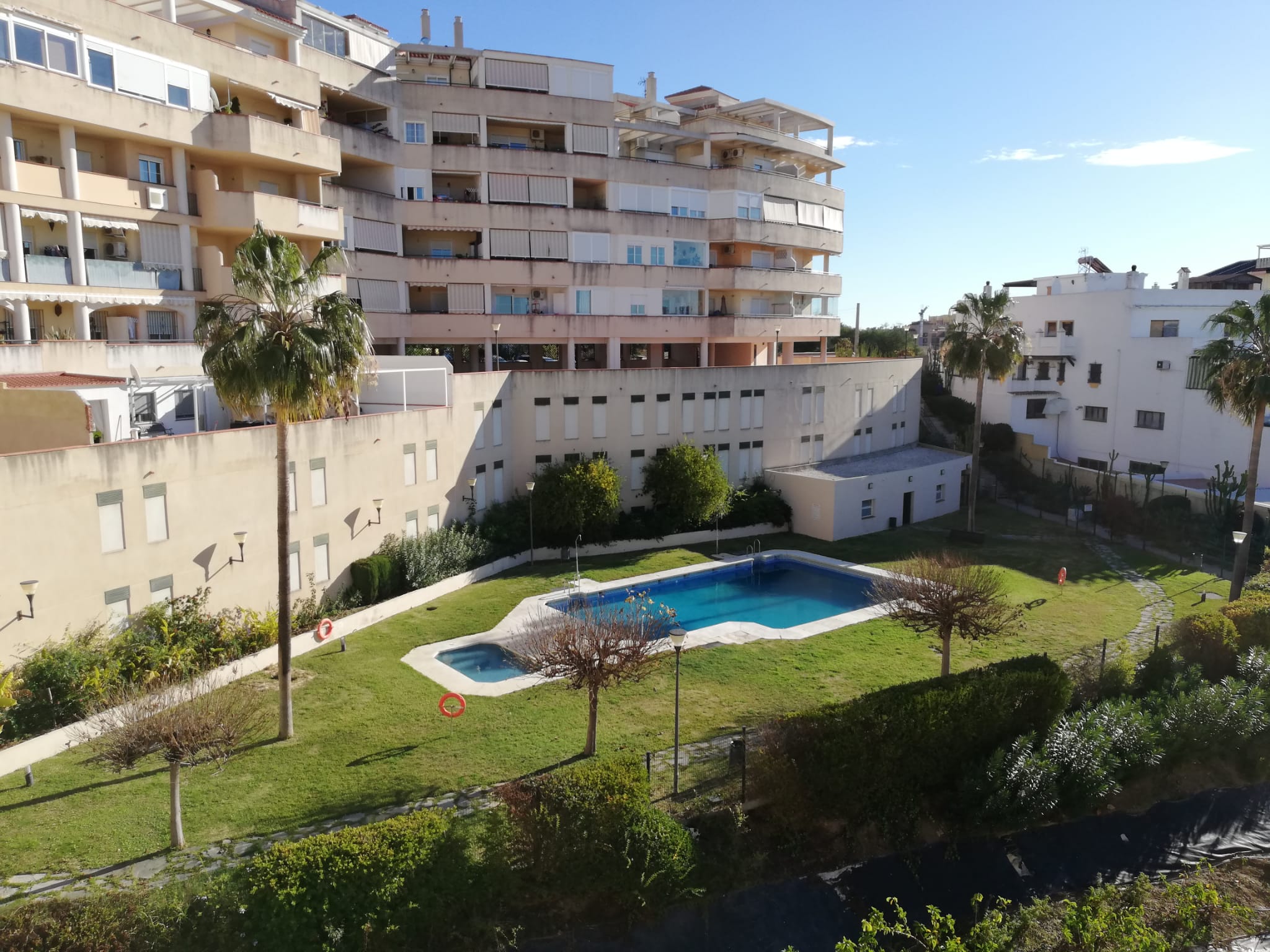 Ático de 3 dormitorios con vistas al mar en el centro de Estepona - mibgroup.es