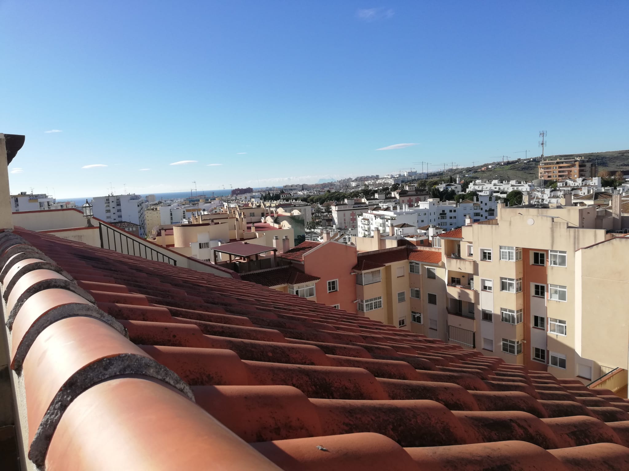 3 спальный пентхаус с видами на море в центре Эстепоны - mibgroup.es