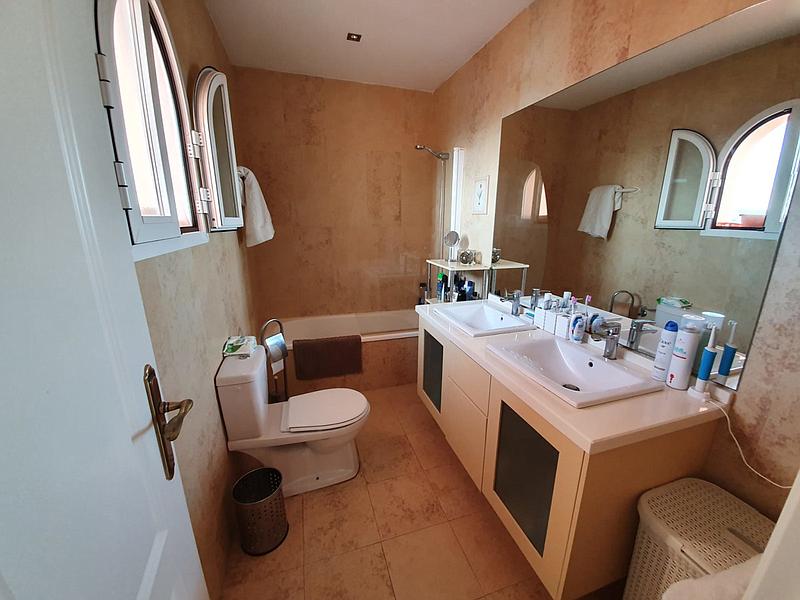 Apartamento de 2 dormitorios en alquiler en la Duquesa con vista al mar - mibgroup.es