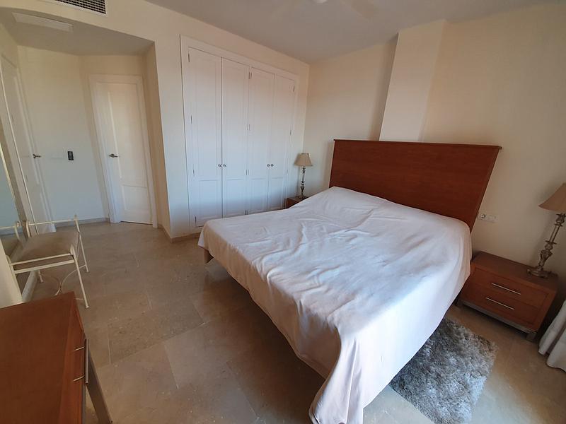 Apartamento de 3 dormitorios en alquiler en La Duquesa con vistas al mar - thumb - mibgroup.es
