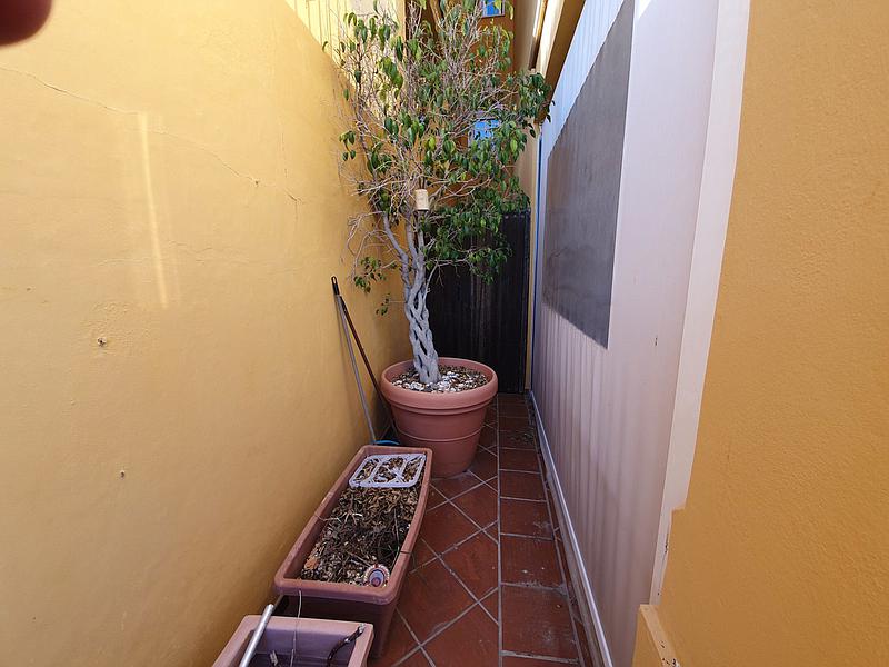 Apartamento de 3 dormitorios en alquiler en La Duquesa con vistas al mar - mibgroup.es