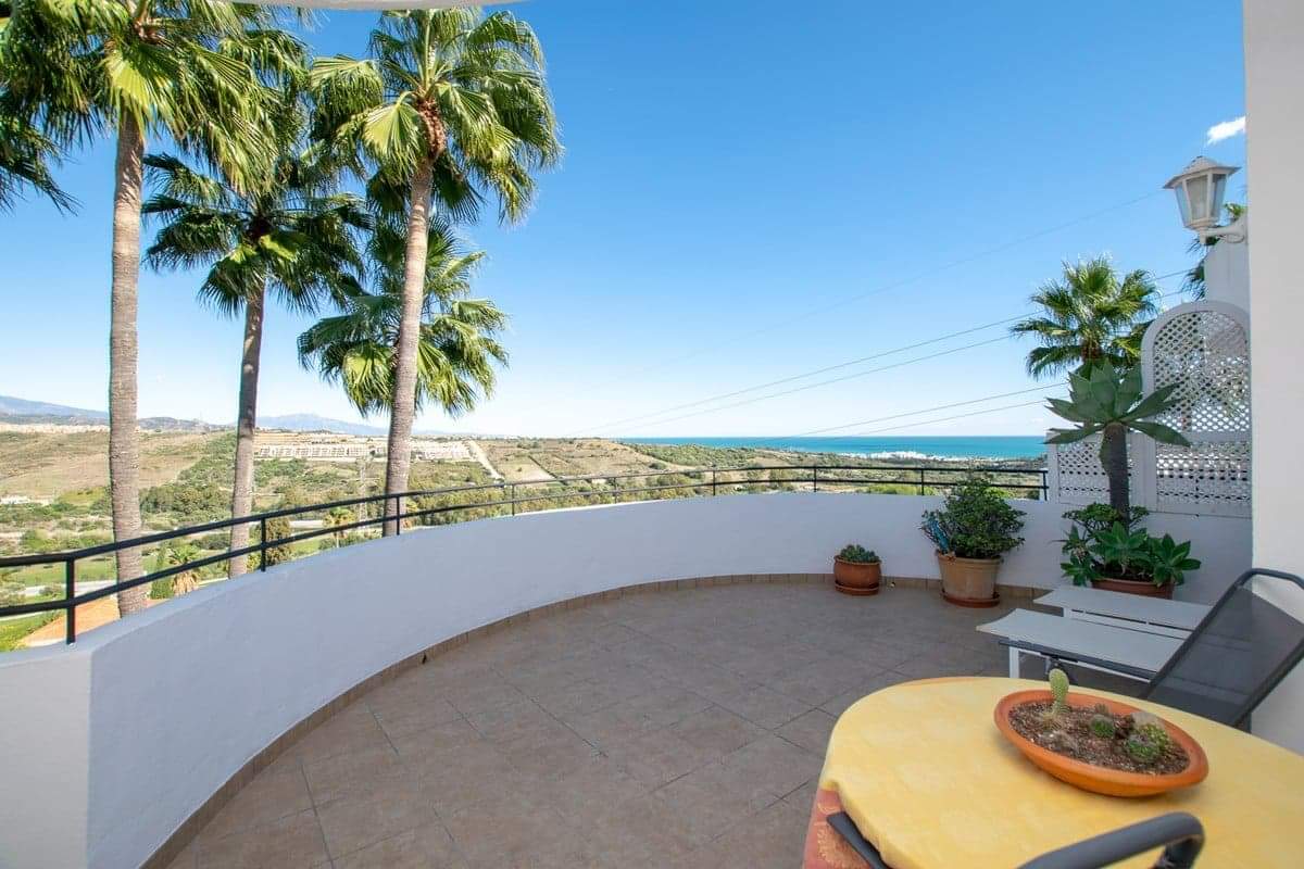 Квартира с видом на море в Эстепона Гольф - mibgroup.es