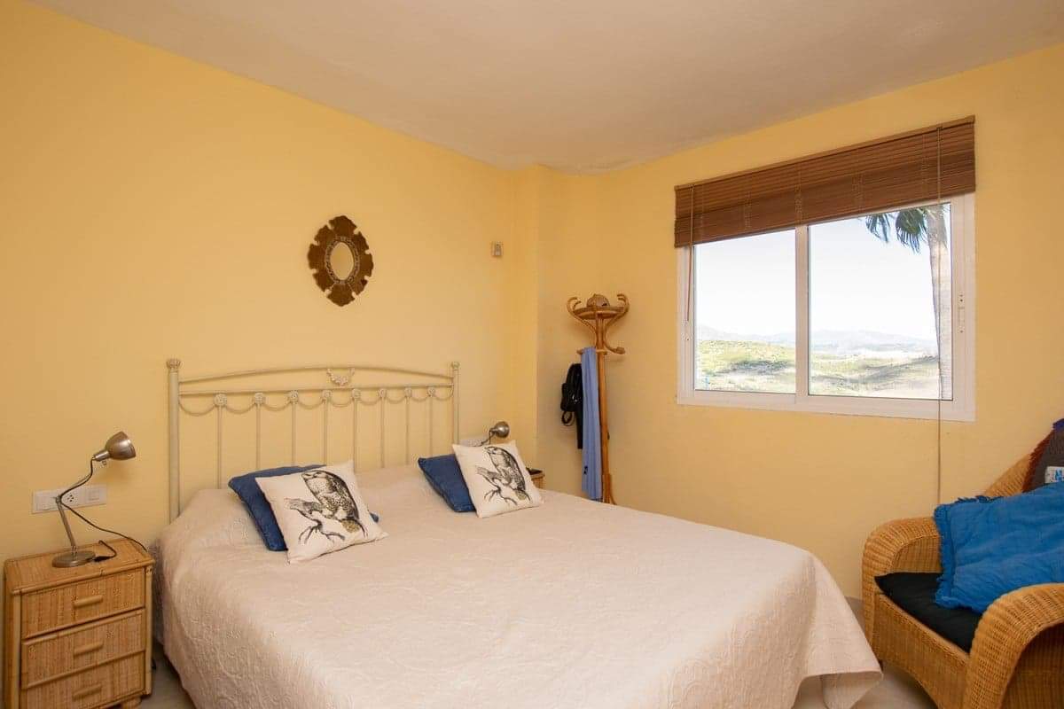 Apartamento con vistas al mar en Estepona Golf - thumb - mibgroup.es