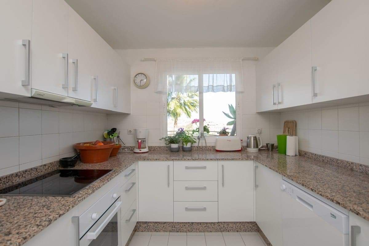 Квартира с видом на море в Эстепона Гольф - mibgroup.es