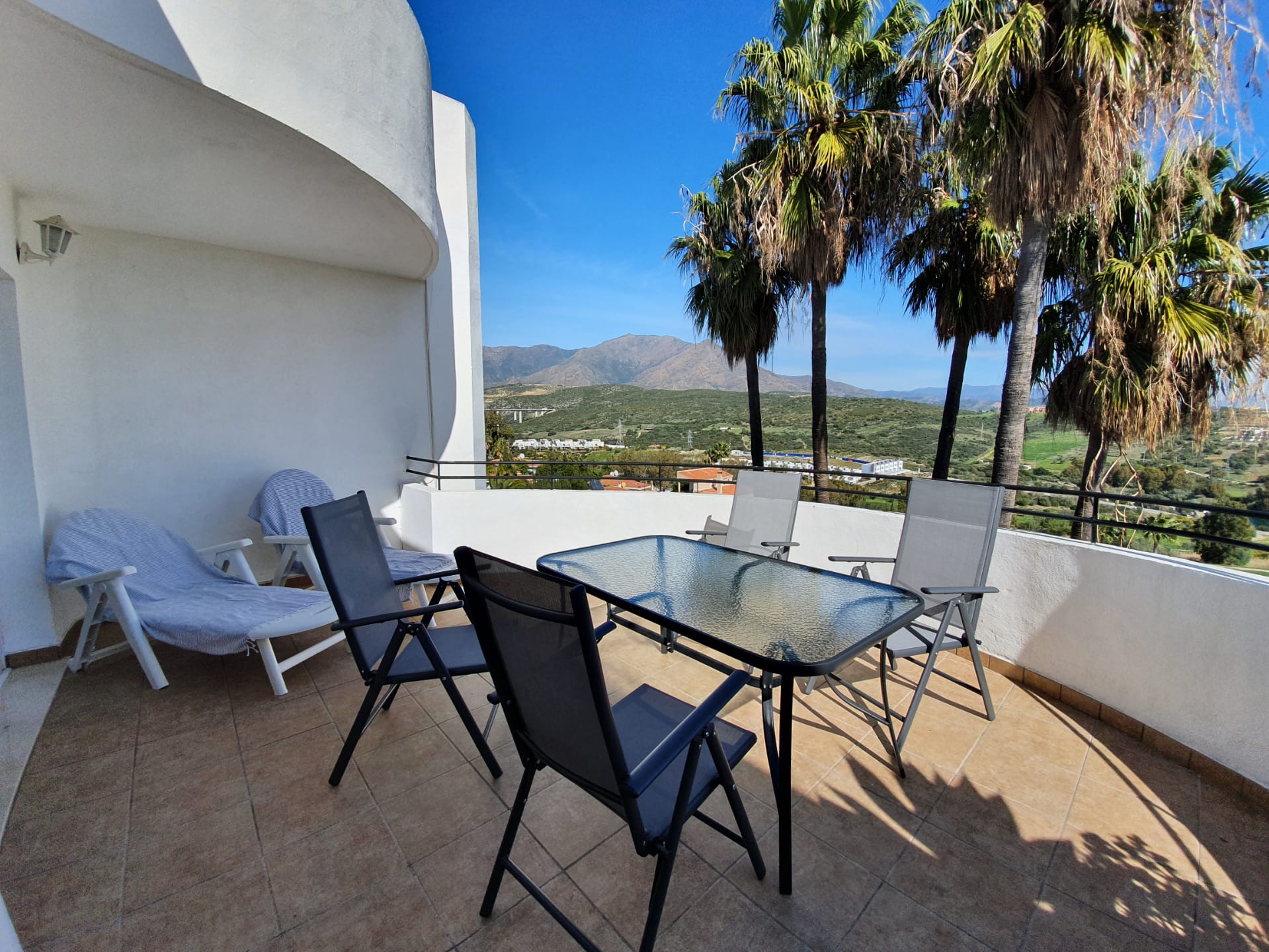 Квартира с видом на море в Эстепона Гольф - mibgroup.es