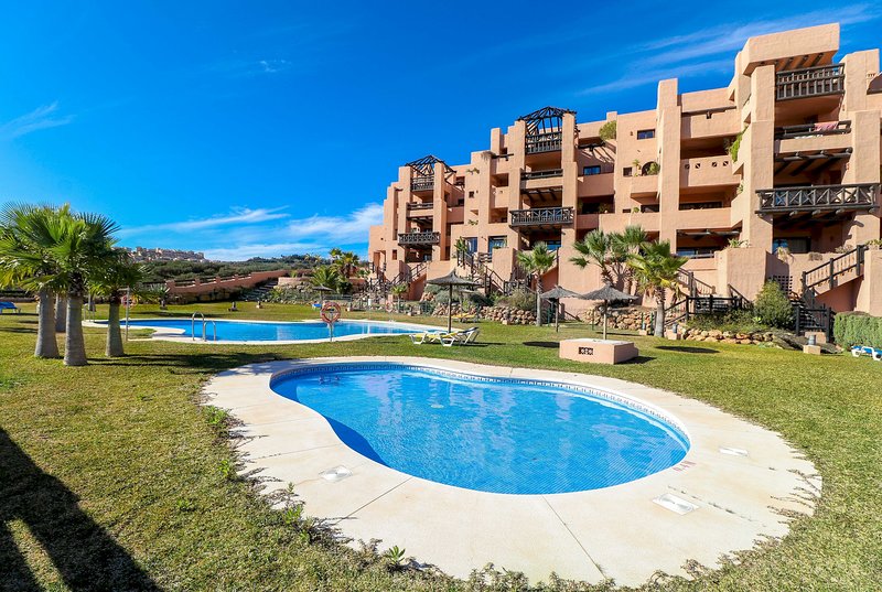 Apartamento de 3 habitaciones y 2 baños en alquiler en La Duquesa - mibgroup.es
