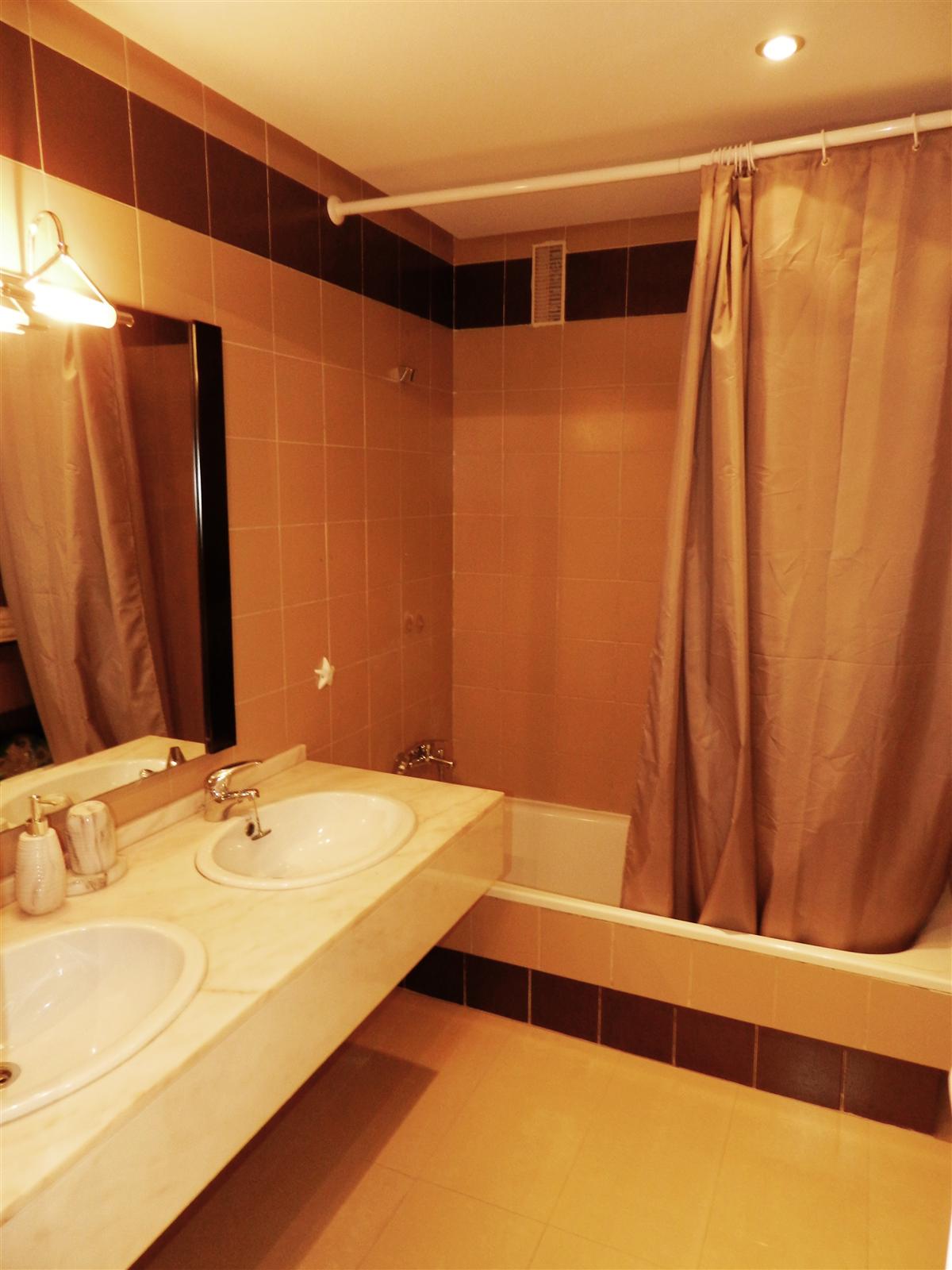 Magnifico Ático con vistas al mar en Puerto Duquesa - mibgroup.es