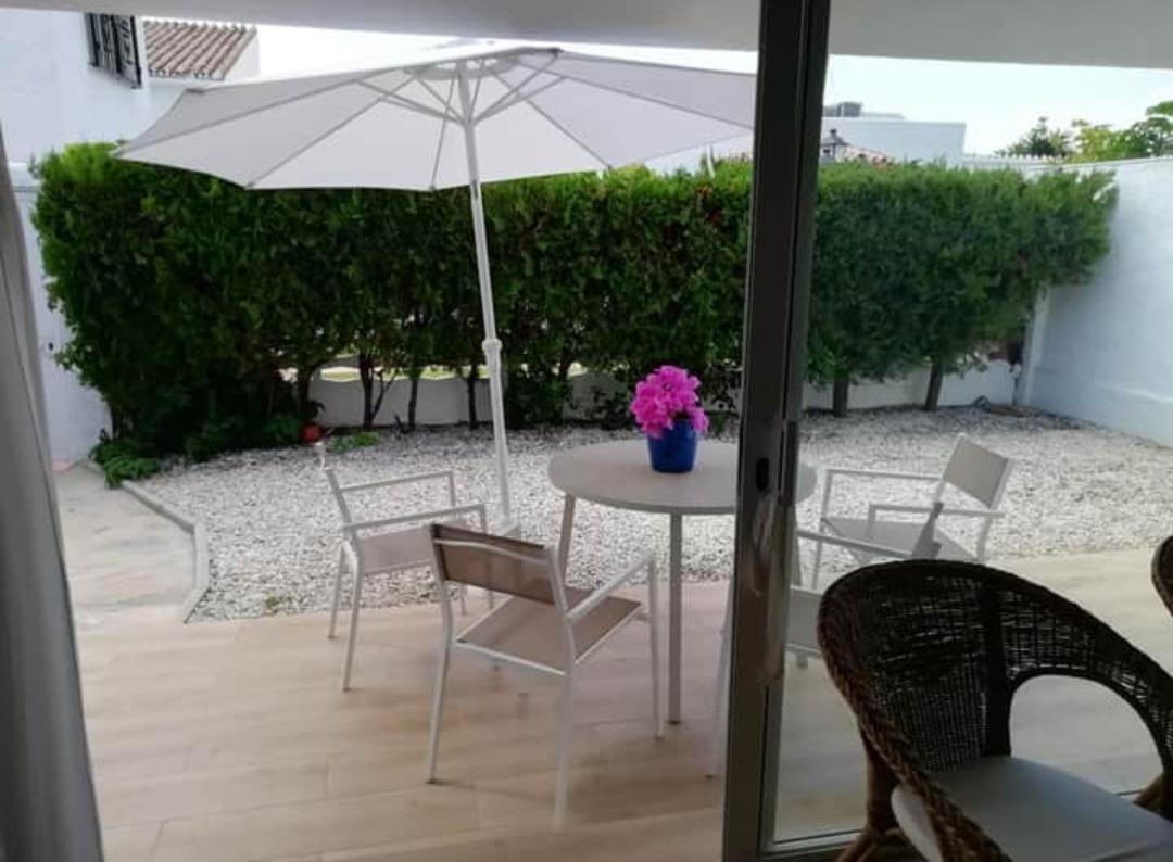 Casa en la primera línea de la playa entre Estepona y Marbella - mibgroup.es