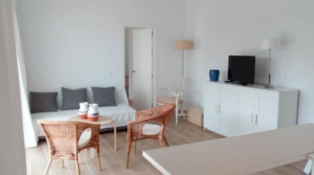 Casa en la primera línea de la playa entre Estepona y Marbella - mibgroup.es