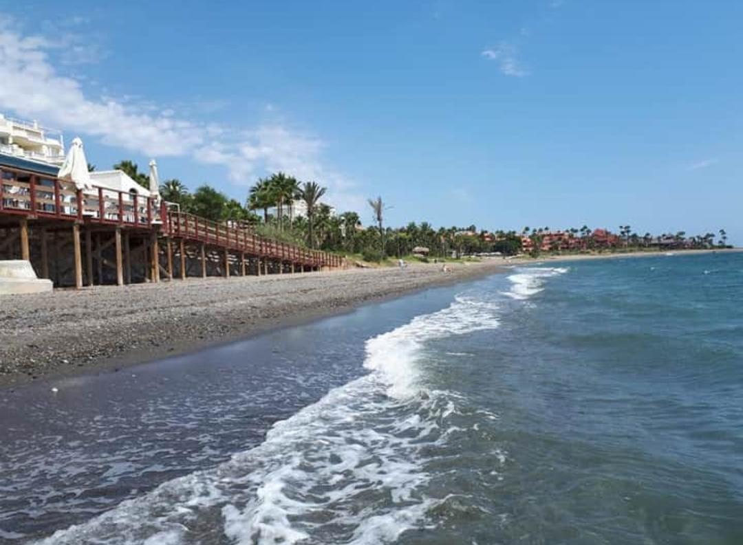 Casa en la primera línea de la playa entre Estepona y Marbella - mibgroup.es