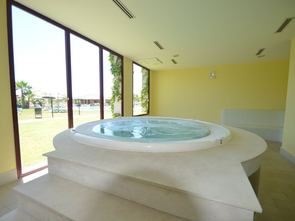 Se alquila piso de 2 habitaciones en Benahavis sin amueblar - mibgroup.es