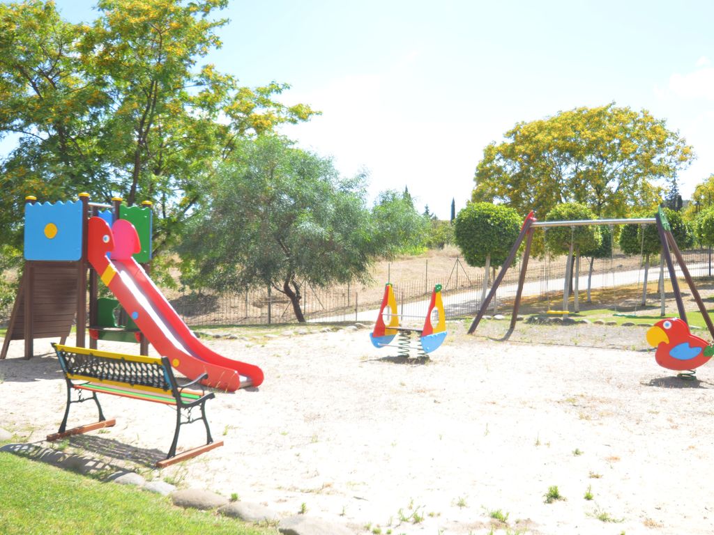 2 bedroom apartment for rent in Benahavis unfurnished - mibgroup.es