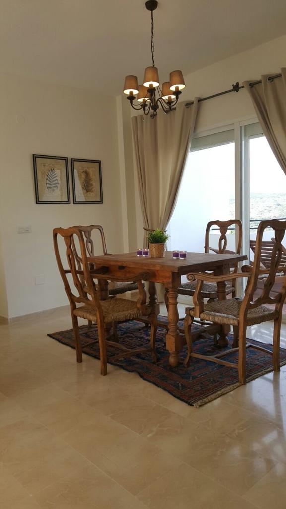 Ático de 2 dormitorios en alquiler en Estepona golf - mibgroup.es