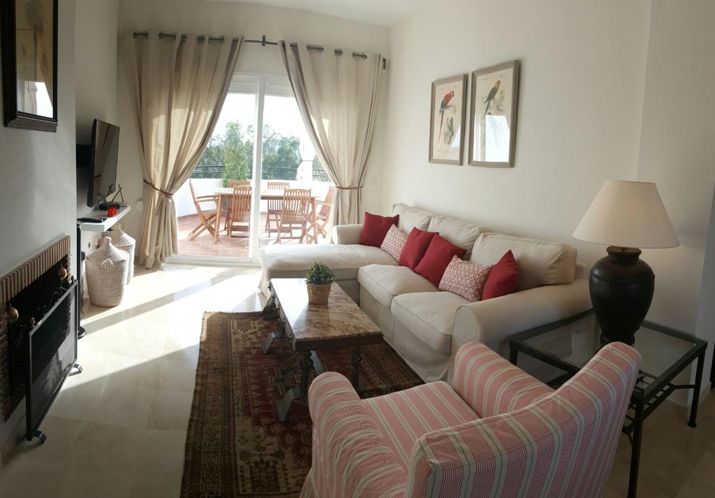 Ático de 2 dormitorios en alquiler en Estepona golf - mibgroup.es