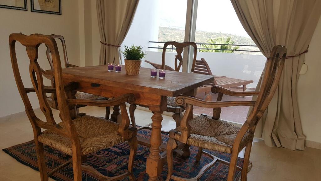 Ático de 2 dormitorios en alquiler en Estepona golf - mibgroup.es