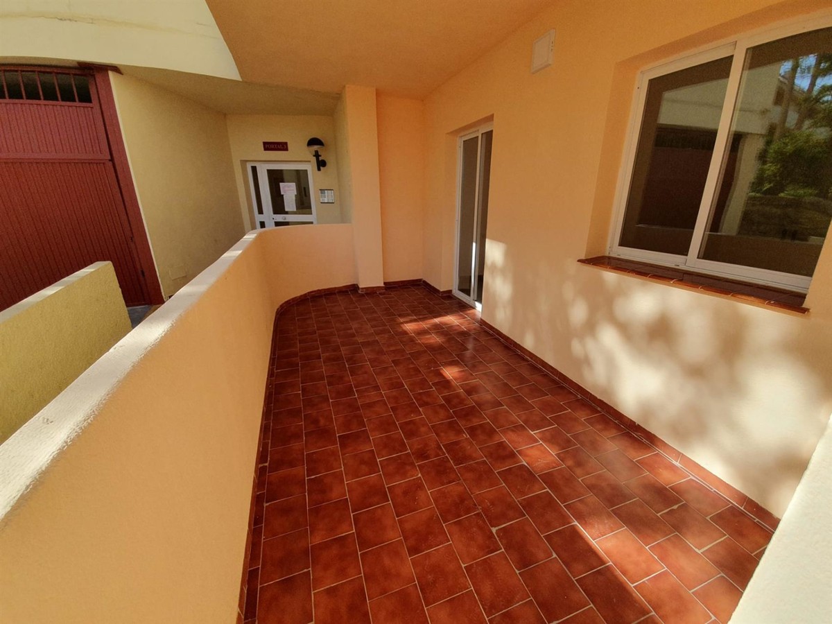 2 спальная квартира в аренду в Ла Дукеса Альборан хилз - mibgroup.es