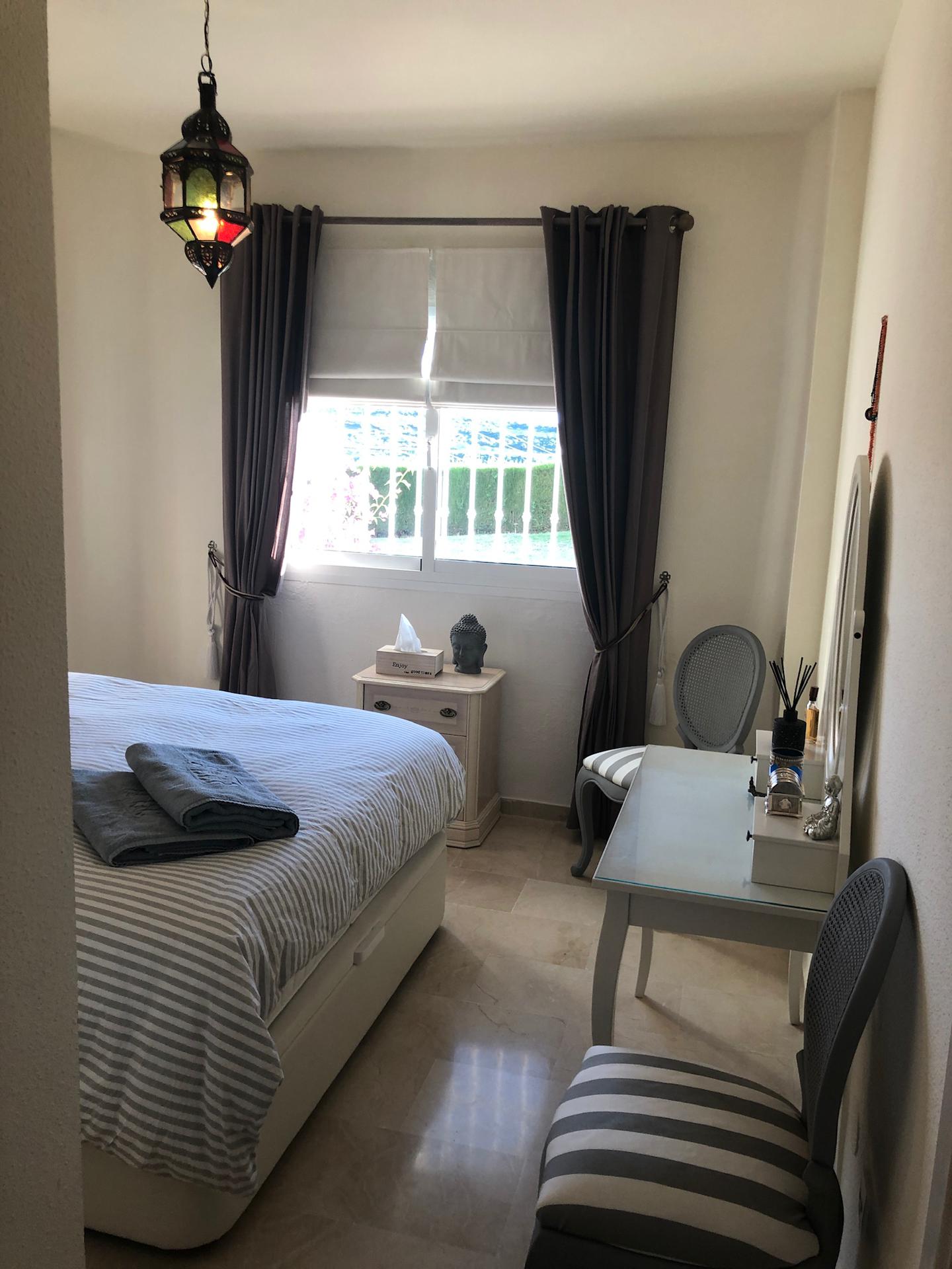 bajos con jardin en Estepona golf - mibgroup.es