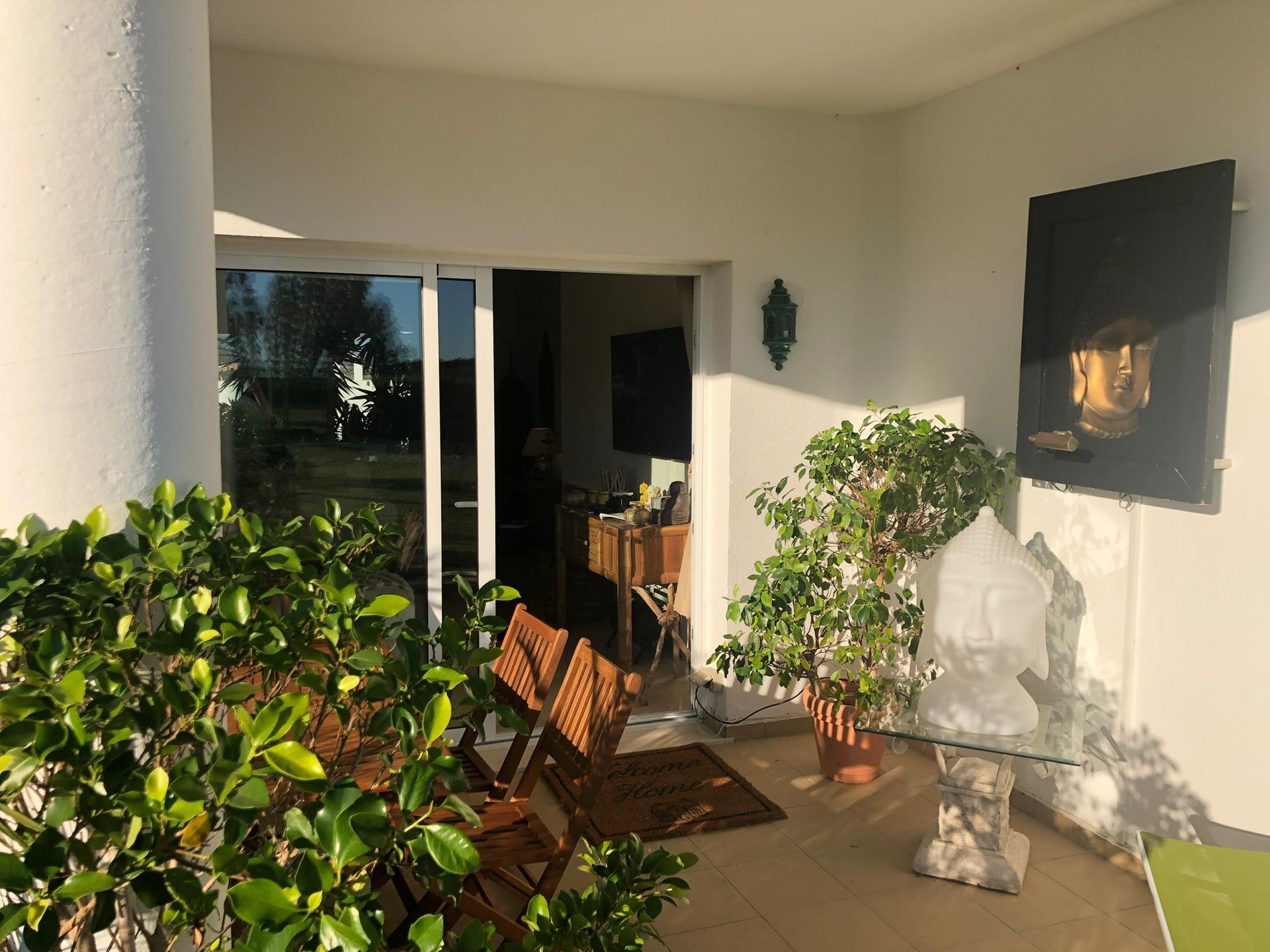 bajos con jardin en Estepona golf - mibgroup.es