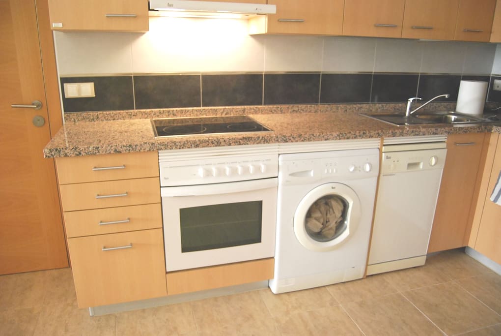 Cozy 1-Bedroom Apartment in the Heart of Estepona — Perfect by the Sea - mibgroup.es