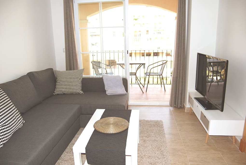 Cozy 1-Bedroom Apartment in the Heart of Estepona — Perfect by the Sea - mibgroup.es