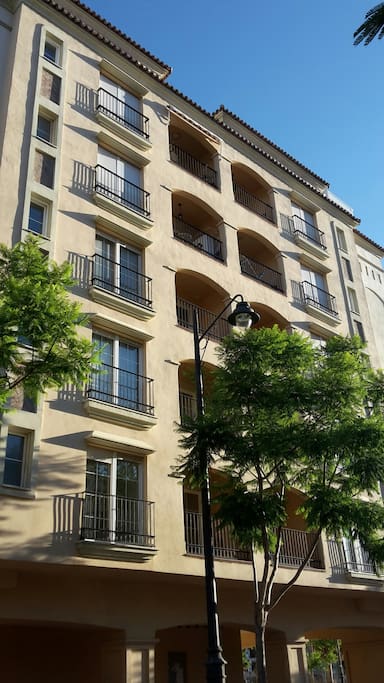 Cozy 1-Bedroom Apartment in the Heart of Estepona — Perfect by the Sea - mibgroup.es