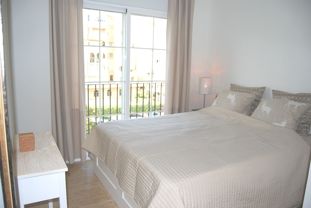 Cozy 1-Bedroom Apartment in the Heart of Estepona — Perfect by the Sea - mibgroup.es