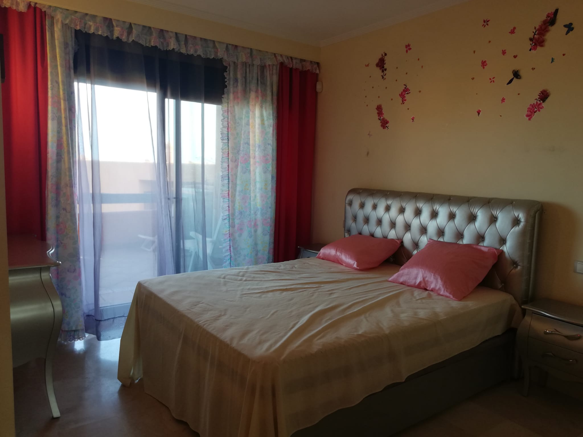 Apartamento de 2 dormitorios en alquiler en Estepona a 200 metros de la playa - mibgroup.es