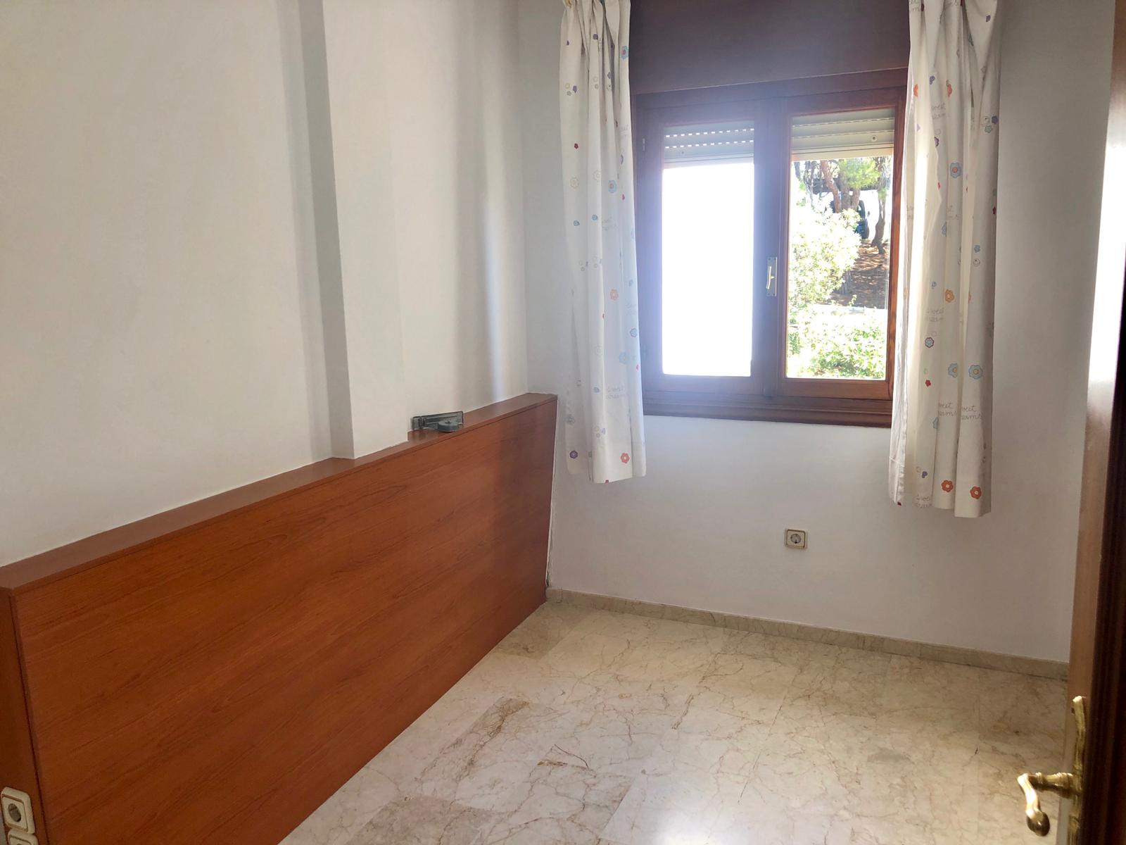 Чалет с частным садом в Эстепоне - mibgroup.es