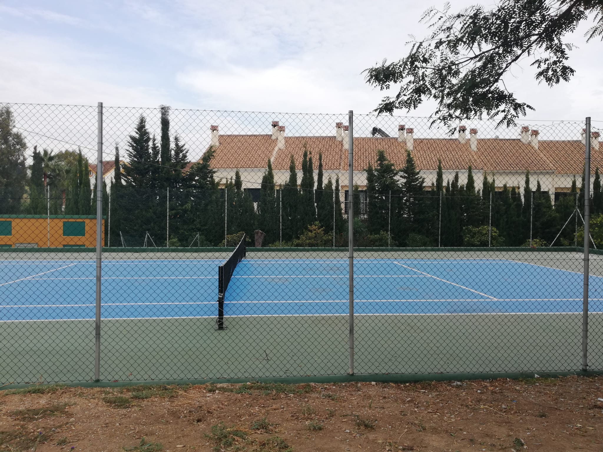 1 спальная квартира в аренду в Эстепоне первая линия моря - mibgroup.es