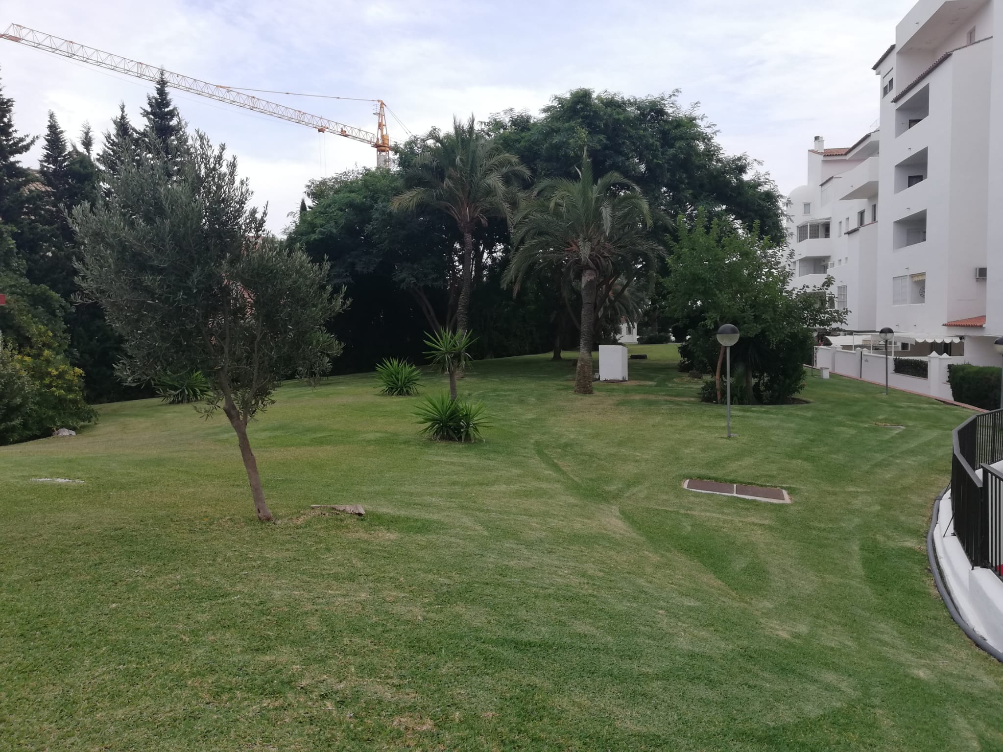 1 спальная квартира в аренду в Эстепоне первая линия моря - mibgroup.es