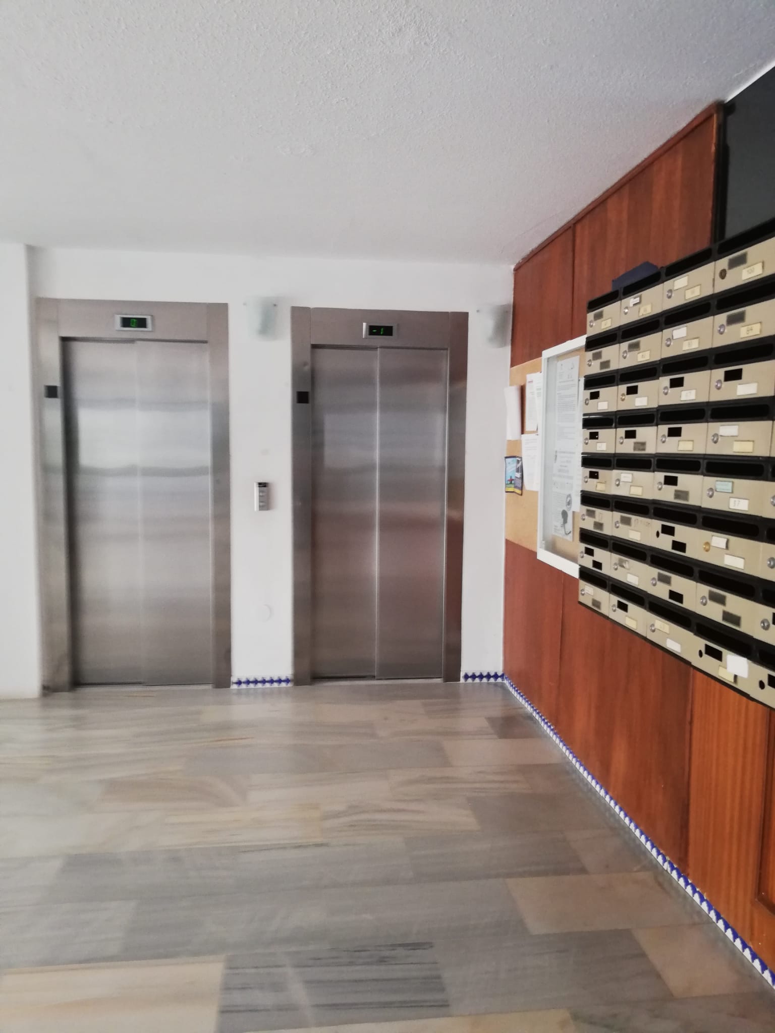 1 спальная квартира в аренду в Эстепоне первая линия моря - mibgroup.es