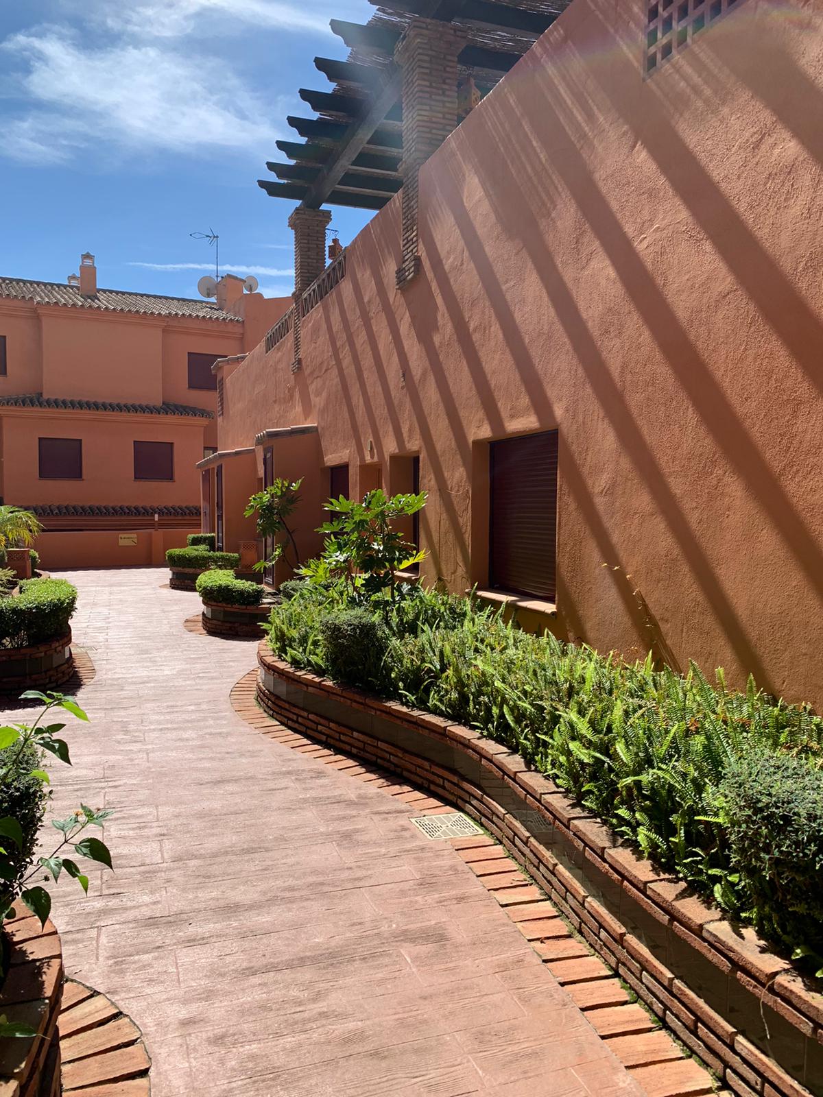 Se alquila apartamento de 1 dormitorio en El Paraiso - mibgroup.es