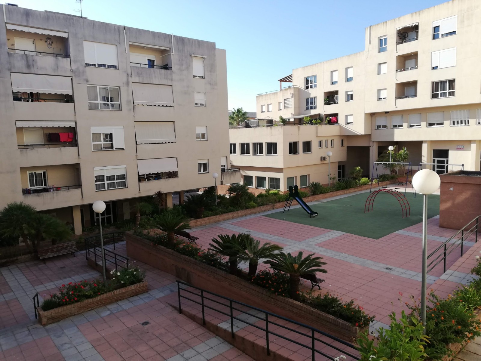 Apartamento de 2 habitaciones en alquiler en Estepona cerca del parque - mibgroup.es