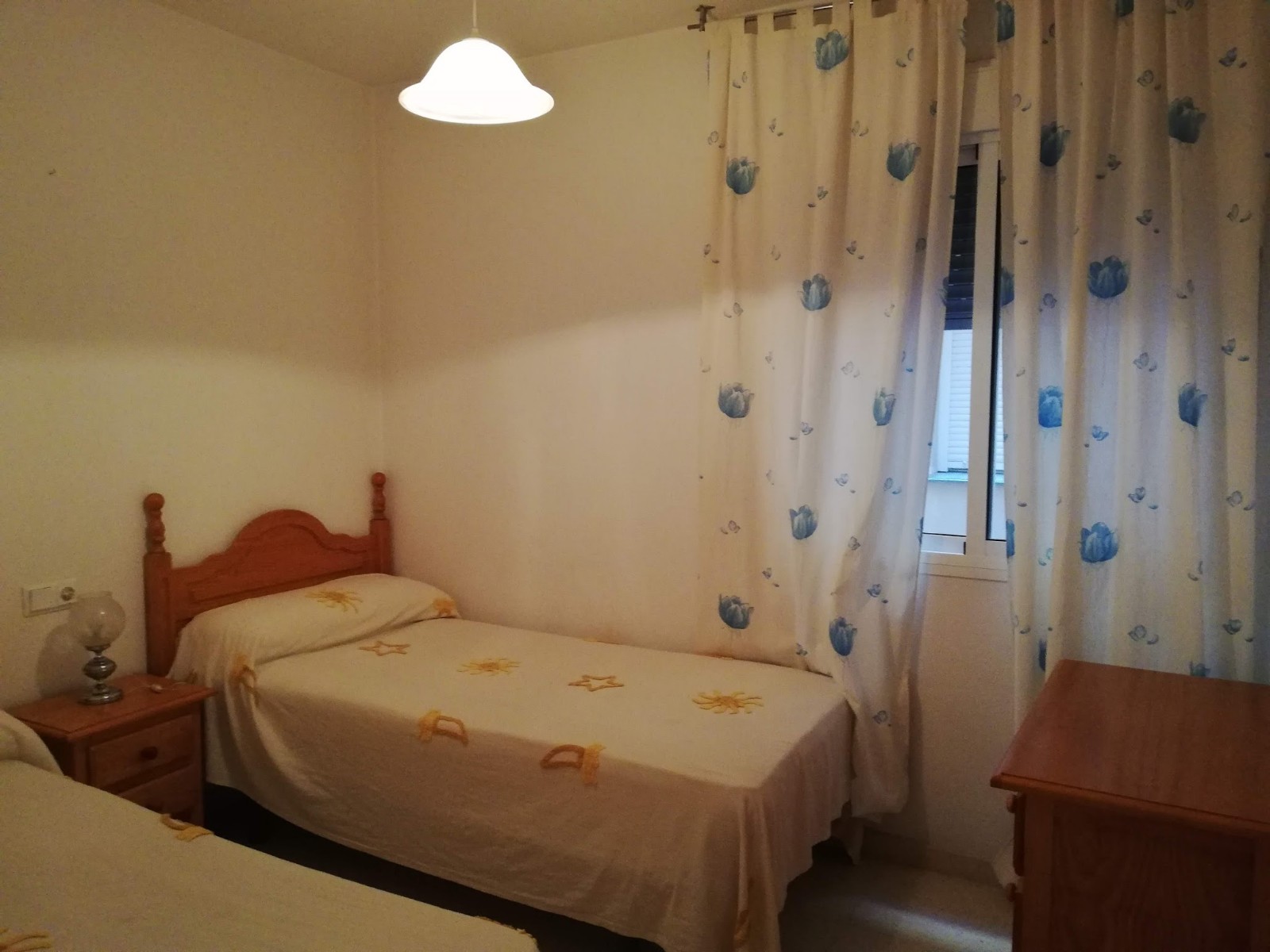 Apartamento de 2 habitaciones en alquiler en Estepona cerca del parque - mibgroup.es