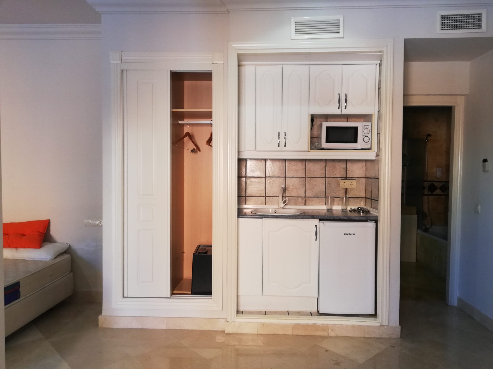 Estudio en alquiler en El Paraiso cerca de la playa - mibgroup.es