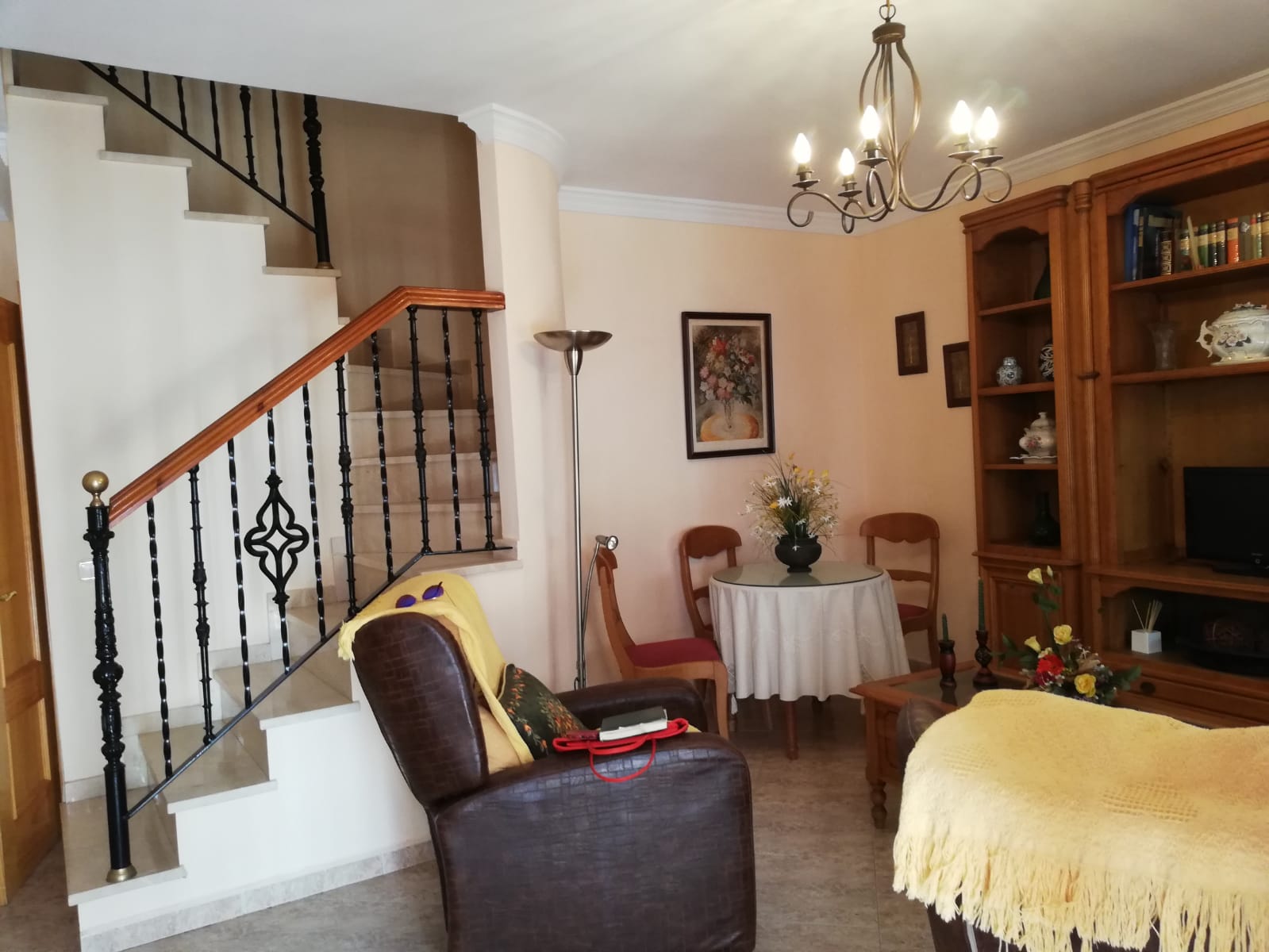 Se alquila apartamento de 2 dormitorios en el centro de Estepona 2 línea del mar - mibgroup.es