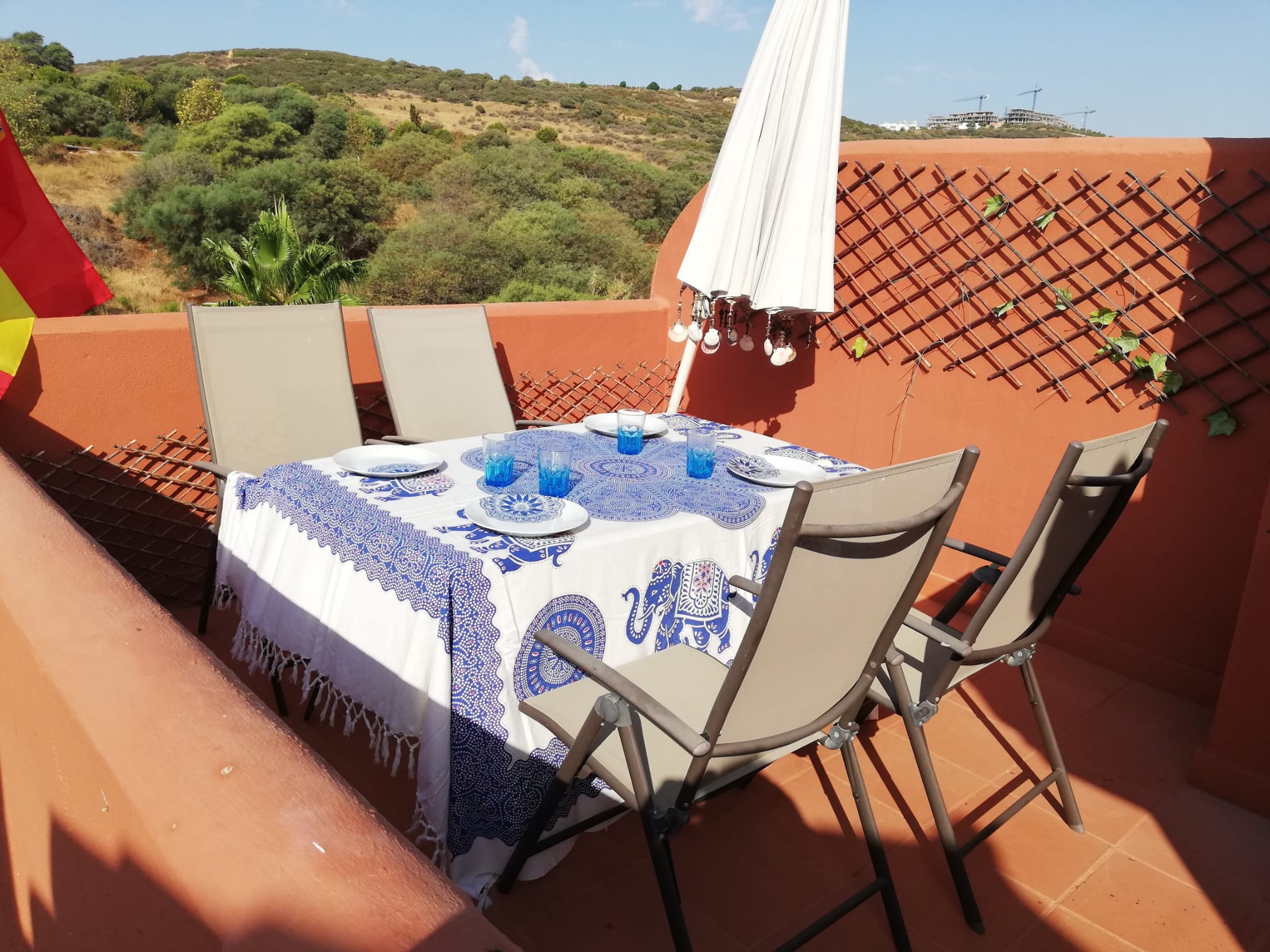 3 спальный таунхаус в аренду в Эстепоне Албайт резорт - mibgroup.es