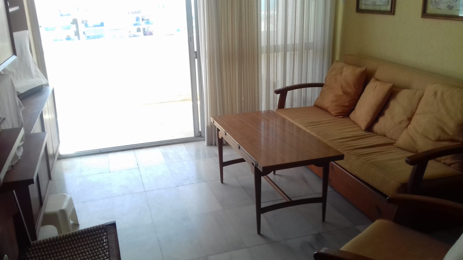 2 bedroom apartment in the port of Estepona with sea views for rent - mibgroup.es