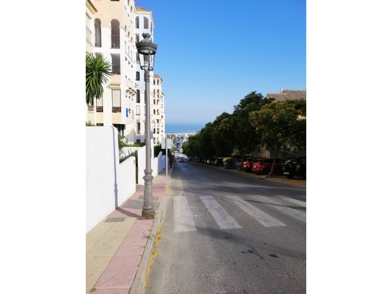 Piso de alquiler en Reina Sofia Puerto - Plaza de Toros, Estepona - mibgroup.es