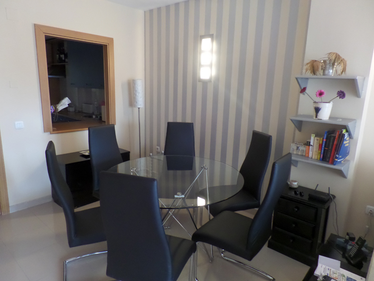 Apartment for rent in Avenida Puerta del Mar, Puerto - Plaza de Toros, Estepona - mibgroup.es