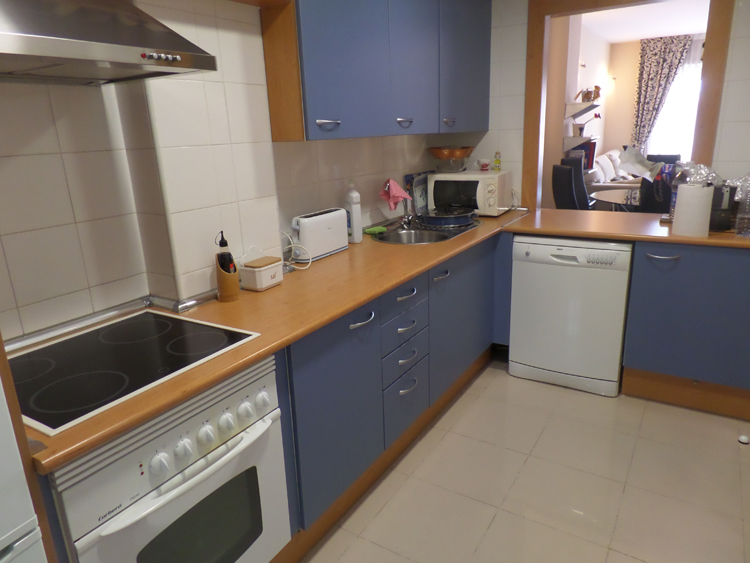 Apartment for rent in Avenida Puerta del Mar, Puerto - Plaza de Toros, Estepona - mibgroup.es