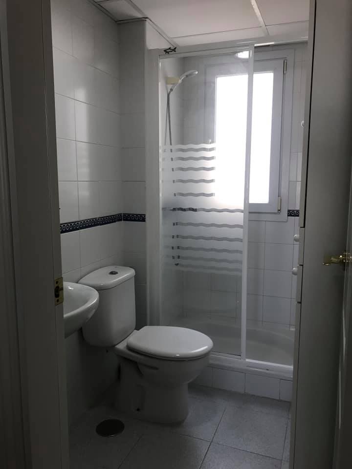 Large 2-bedroom apartment for rent in the Puerto Deportivo, Estepona - mibgroup.es