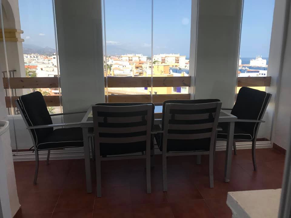 Large 2-bedroom apartment for rent in the Puerto Deportivo, Estepona - mibgroup.es