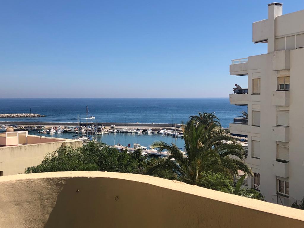 One bedroom apartment in the port of Estepona for rent - thumb - mibgroup.es