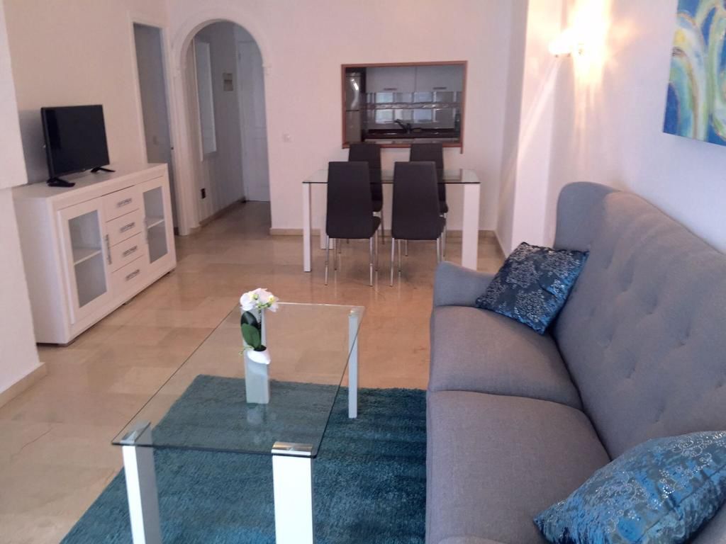 2 bedroom apartment in the port of Estepona for rent near the beach - mibgroup.es